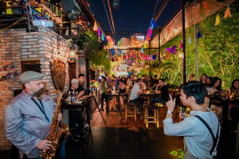 5 rooftop bar bí mật ở Sài Gòn mà dân local hay đi