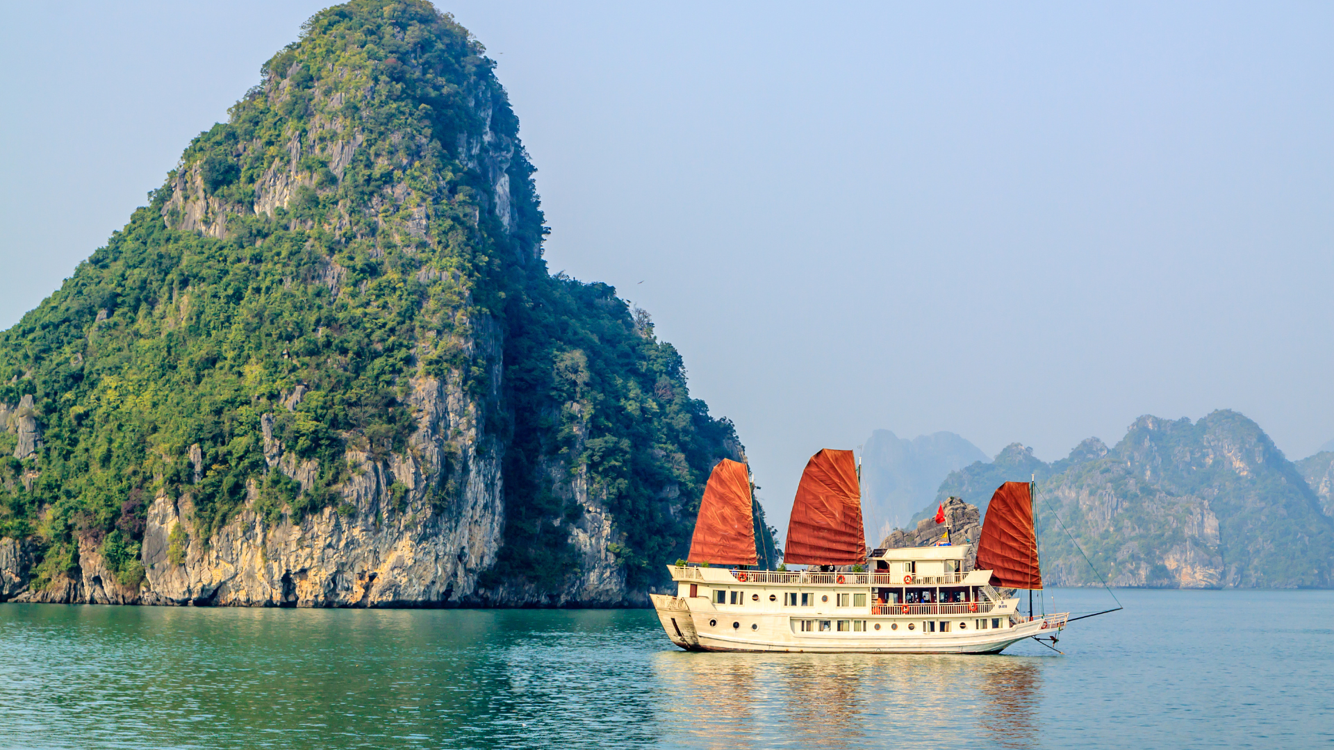 Ha Long Bay 2D1N vs 3D2N: Which Cruise Should You Choose? (2026 Guide)