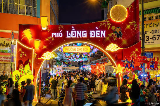 Lantern Street Saigon: Half a Century of Paper Lanterns